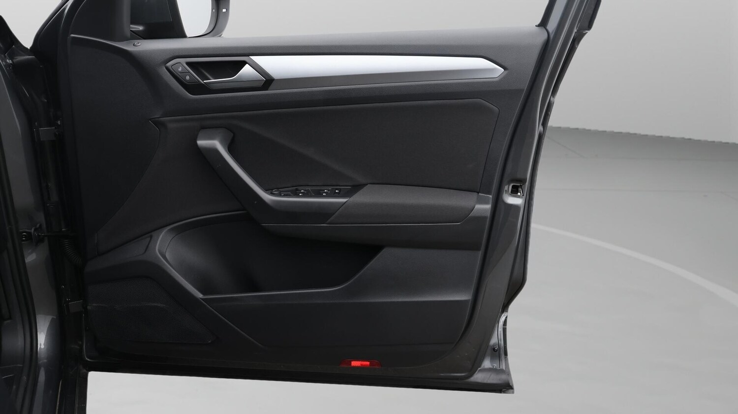 Used Volkswagen T-Roc 2023 for sale - 76549690: Photo 16