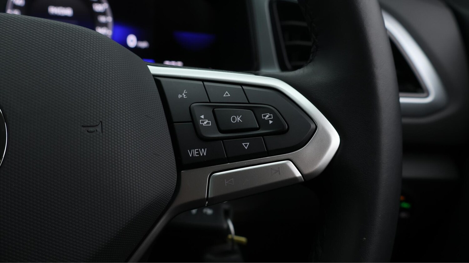 Used Volkswagen T-Roc 2023 for sale - 76549690: Photo 26