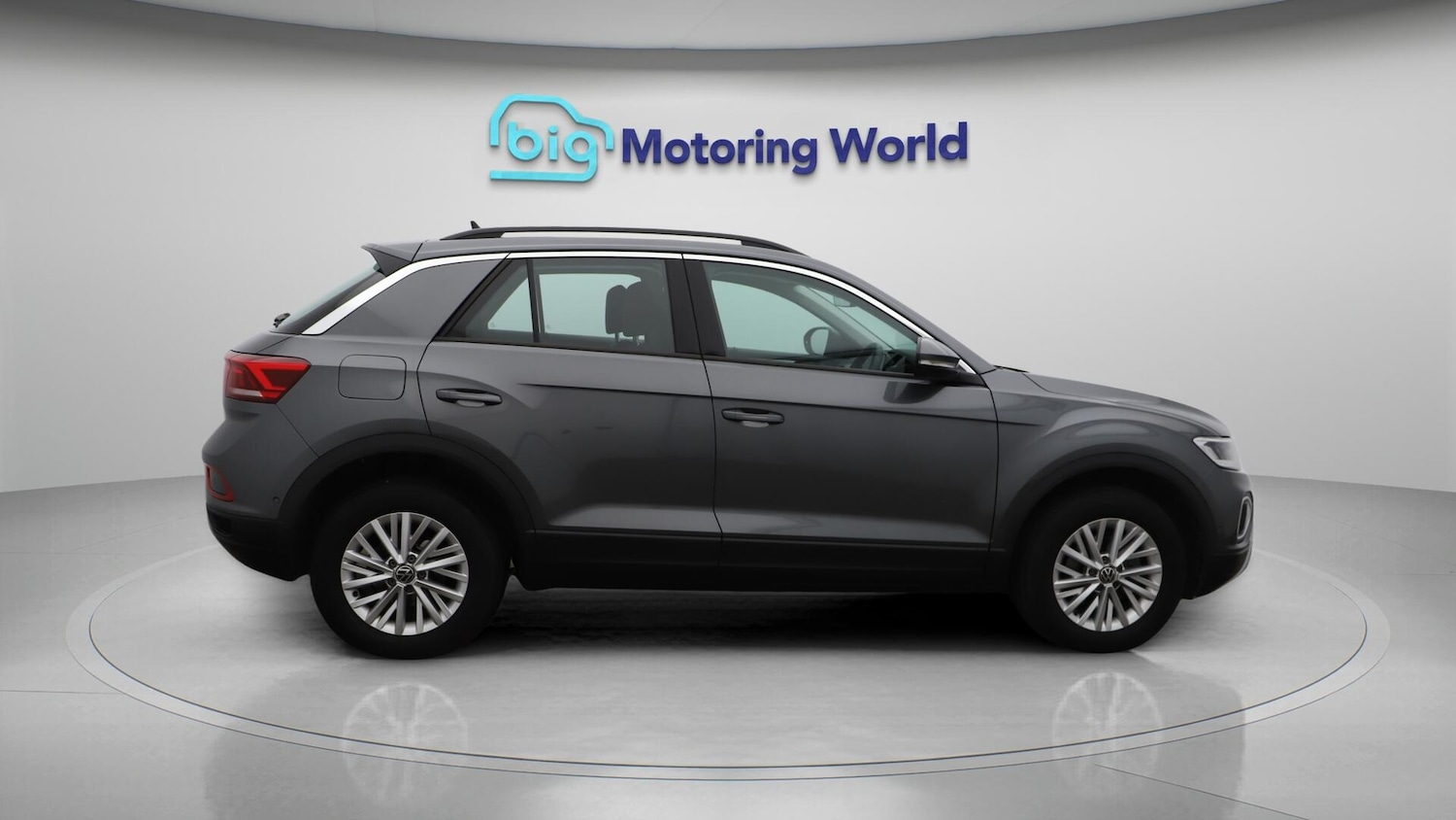 Used Volkswagen T-Roc 2023 for sale - 76549690: Photo 9