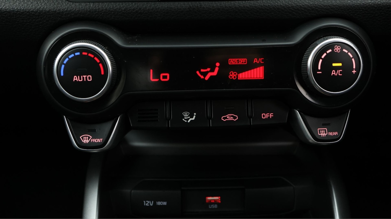 Used Kia Stonic 2024 for sale - 77271166: Photo 12