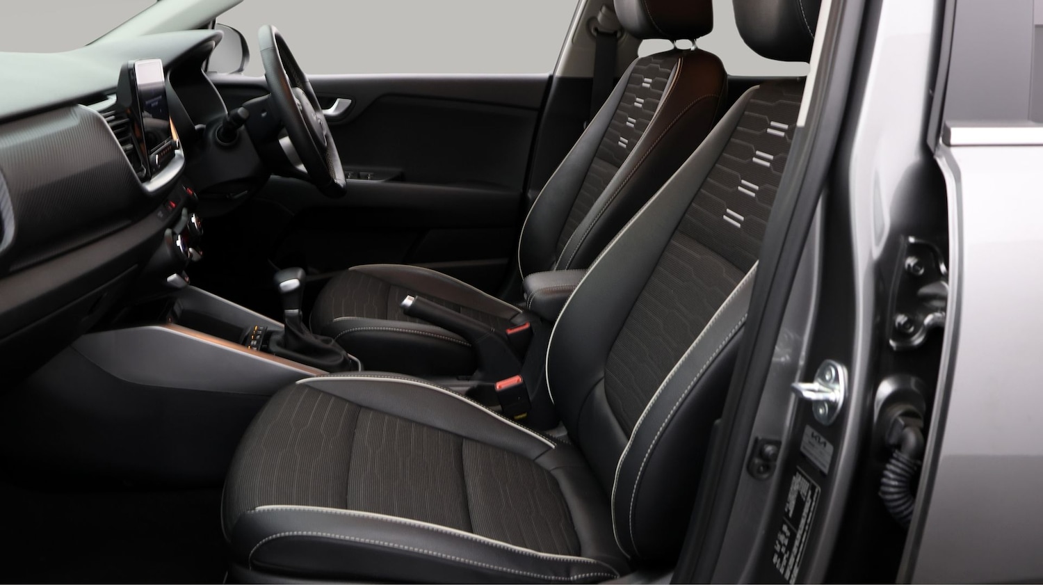 Used Kia Stonic 2024 for sale - 77271166: Photo 14