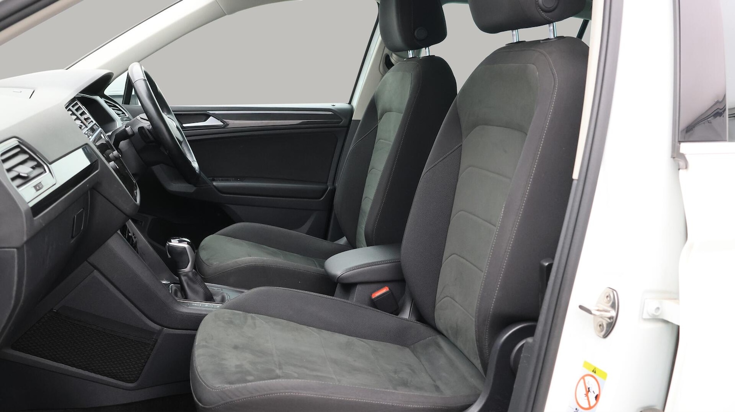 Used Volkswagen Tiguan 2021 for sale - 76701555: Photo 15