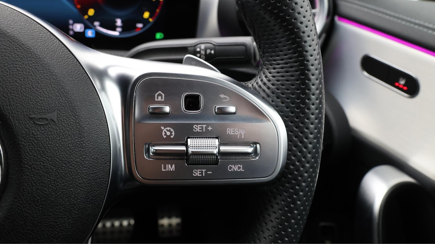 Used Mercedes-Benz CLA 2022 for sale - 76633329: Photo 25