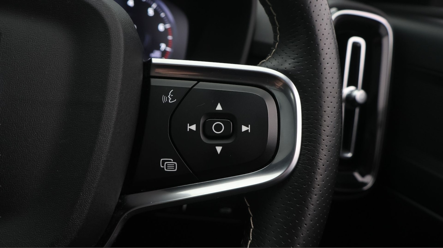 Used Volvo XC40 2021 for sale - 77461037: Photo 25