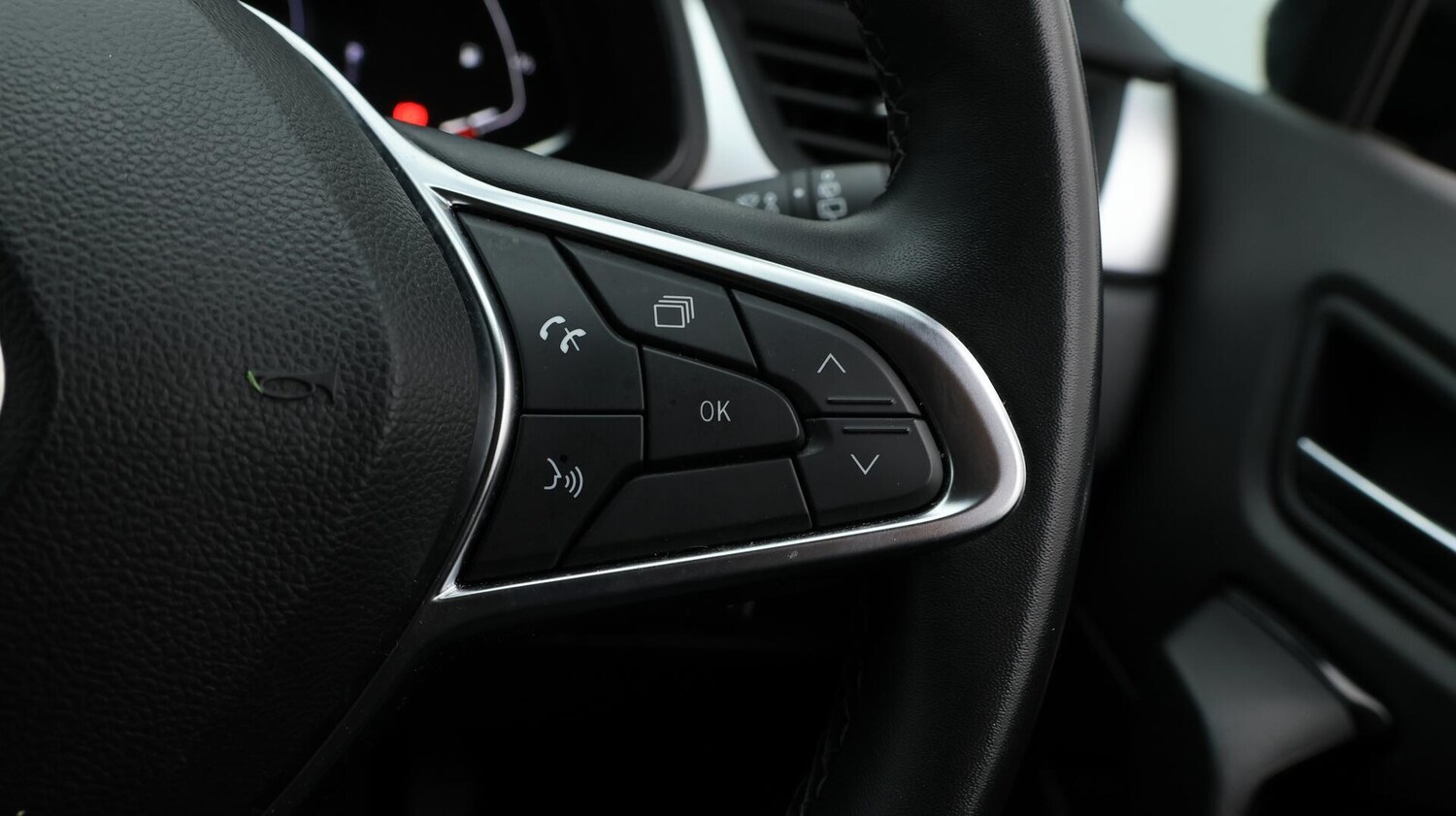 Used Renault Captur 2024 for sale - 76042323: Photo 24