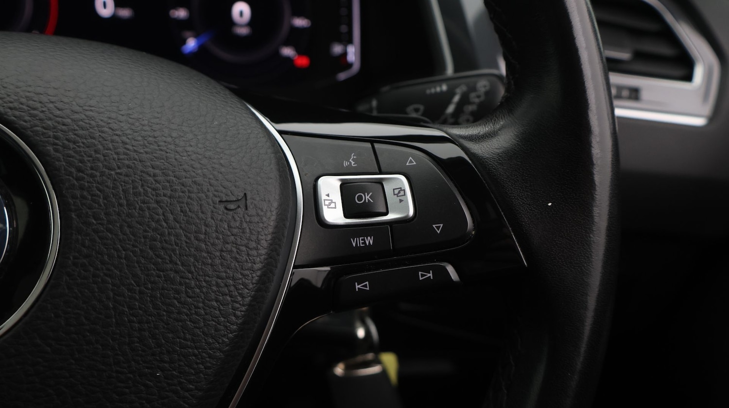 Used Volkswagen Tiguan 2020 for sale - 77220351: Photo 24