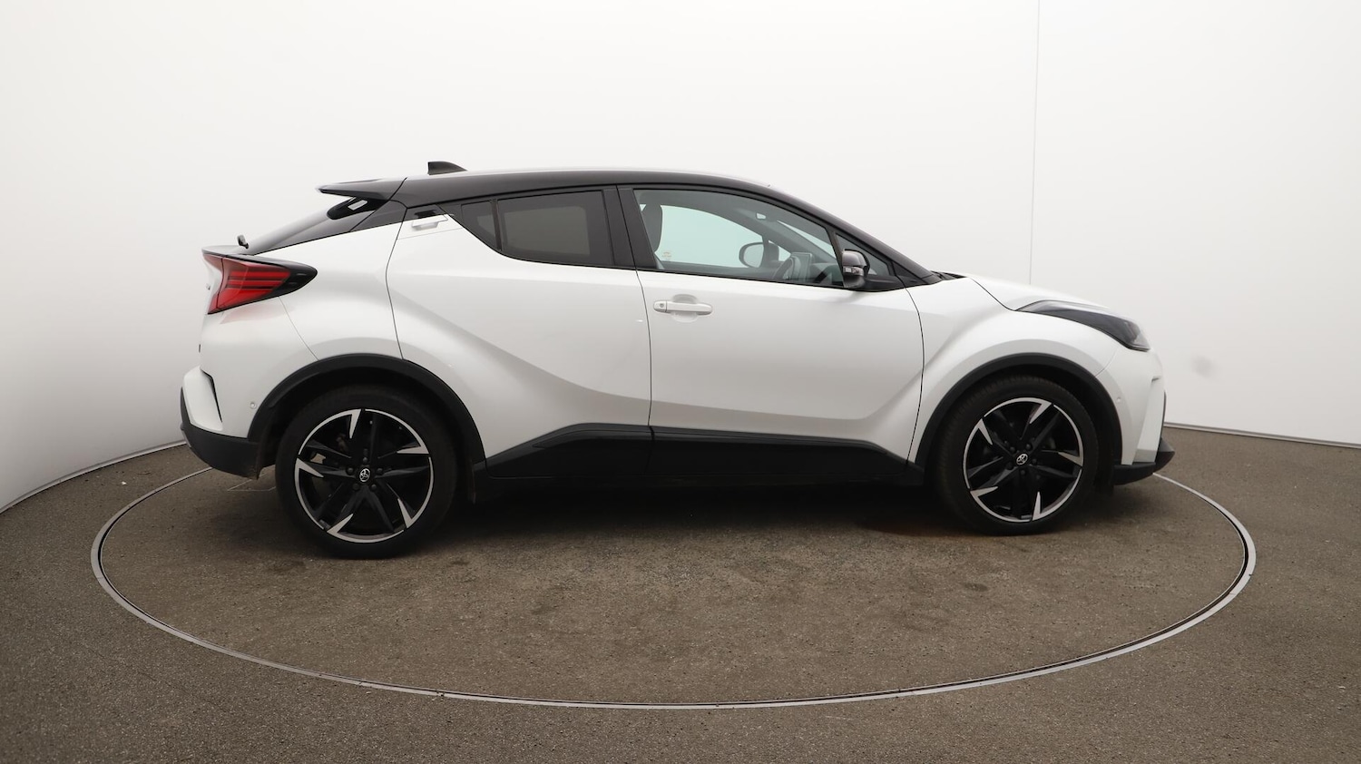 Used Toyota C-HR 2022 for sale - 76084606: Photo 40