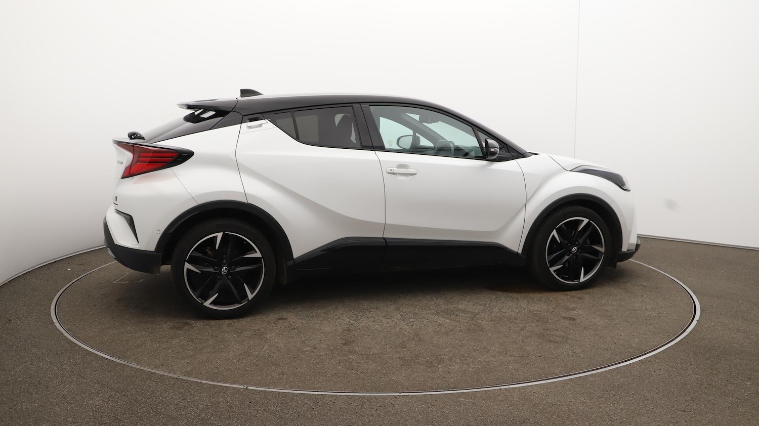 Used Toyota C-HR 2022 for sale - 76084606: Photo 42