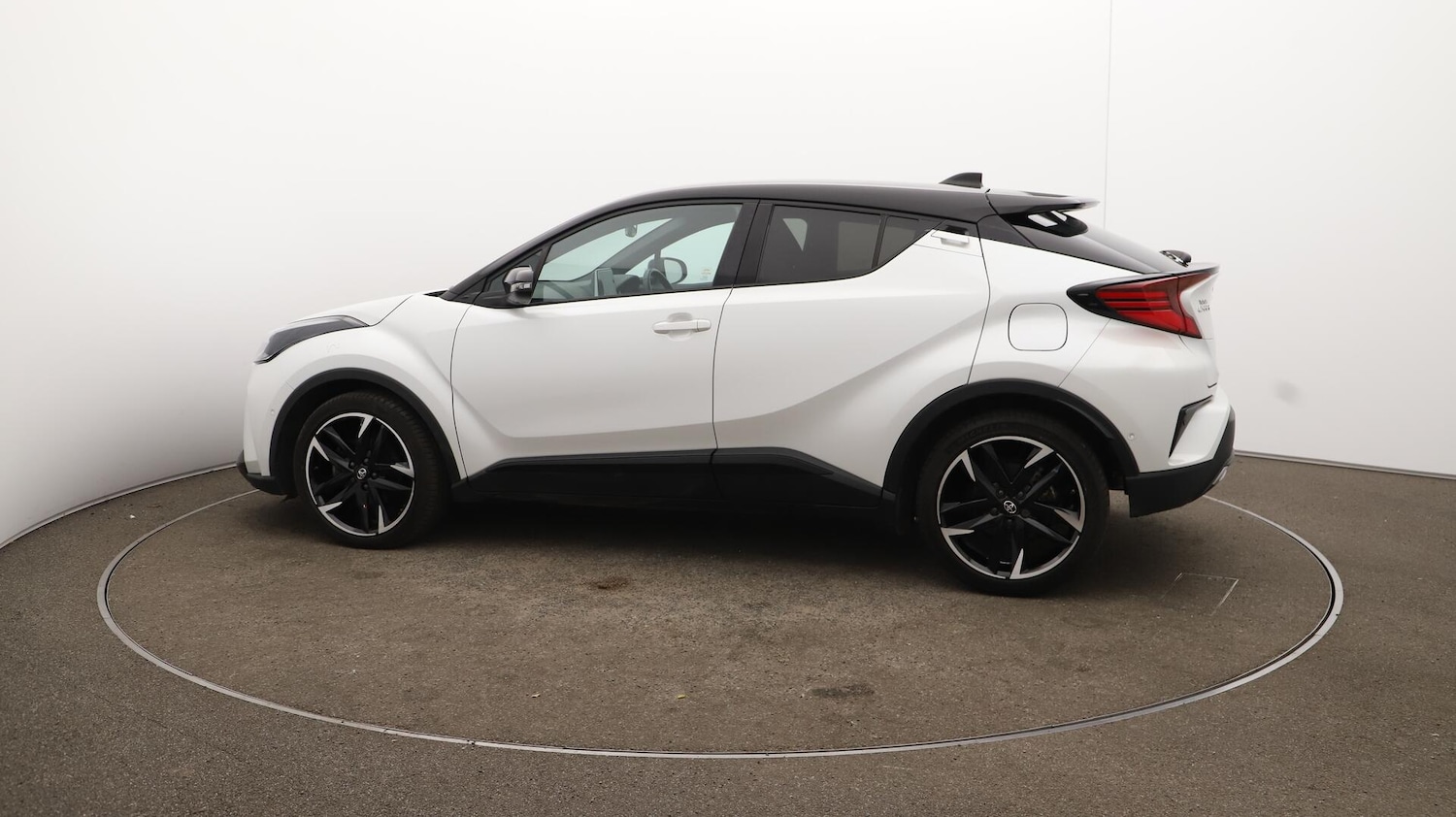 Used Toyota C-HR 2022 for sale - 76084606: Photo 57