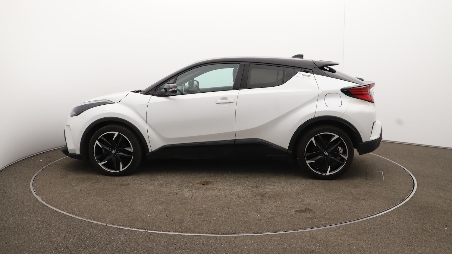 Used Toyota C-HR 2022 for sale - 76084606: Photo 65