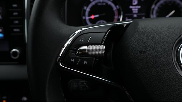 Used Skoda Karoq 2021 for sale - 76296130: Photo 25
