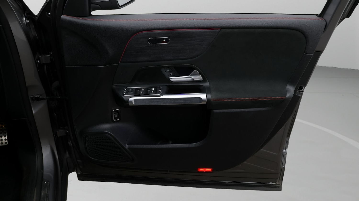 Used Mercedes-Benz EQB 2023 for sale - 77610542: Photo 15