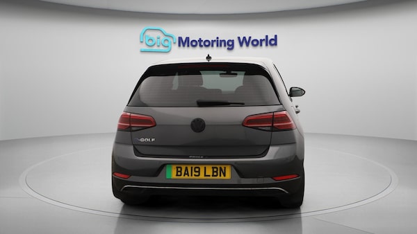Used Volkswagen Golf 2019 for sale - 76152017: Photo 6