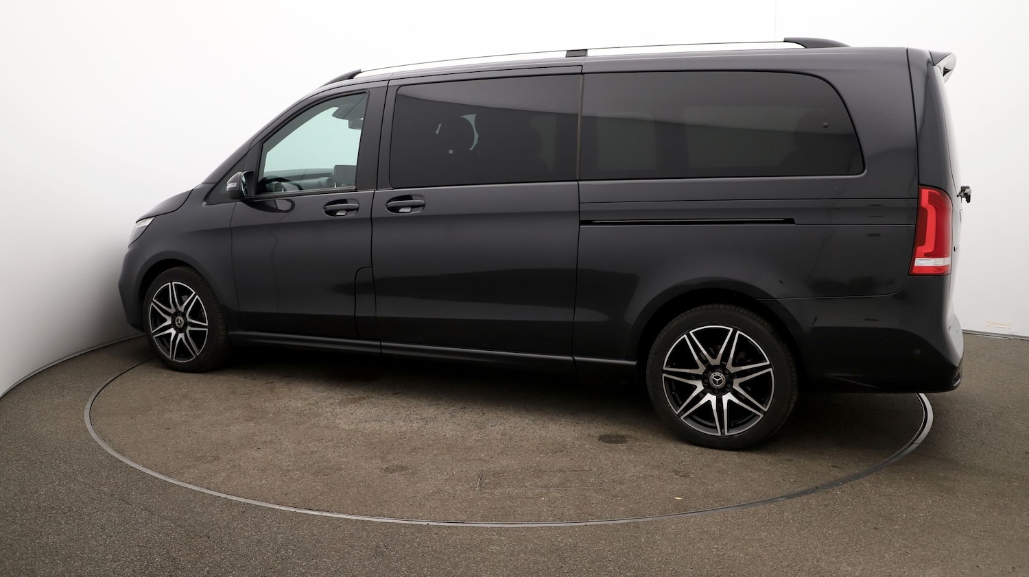 Used Mercedes-Benz V-Class 2023 for sale - 76919888: Photo 40