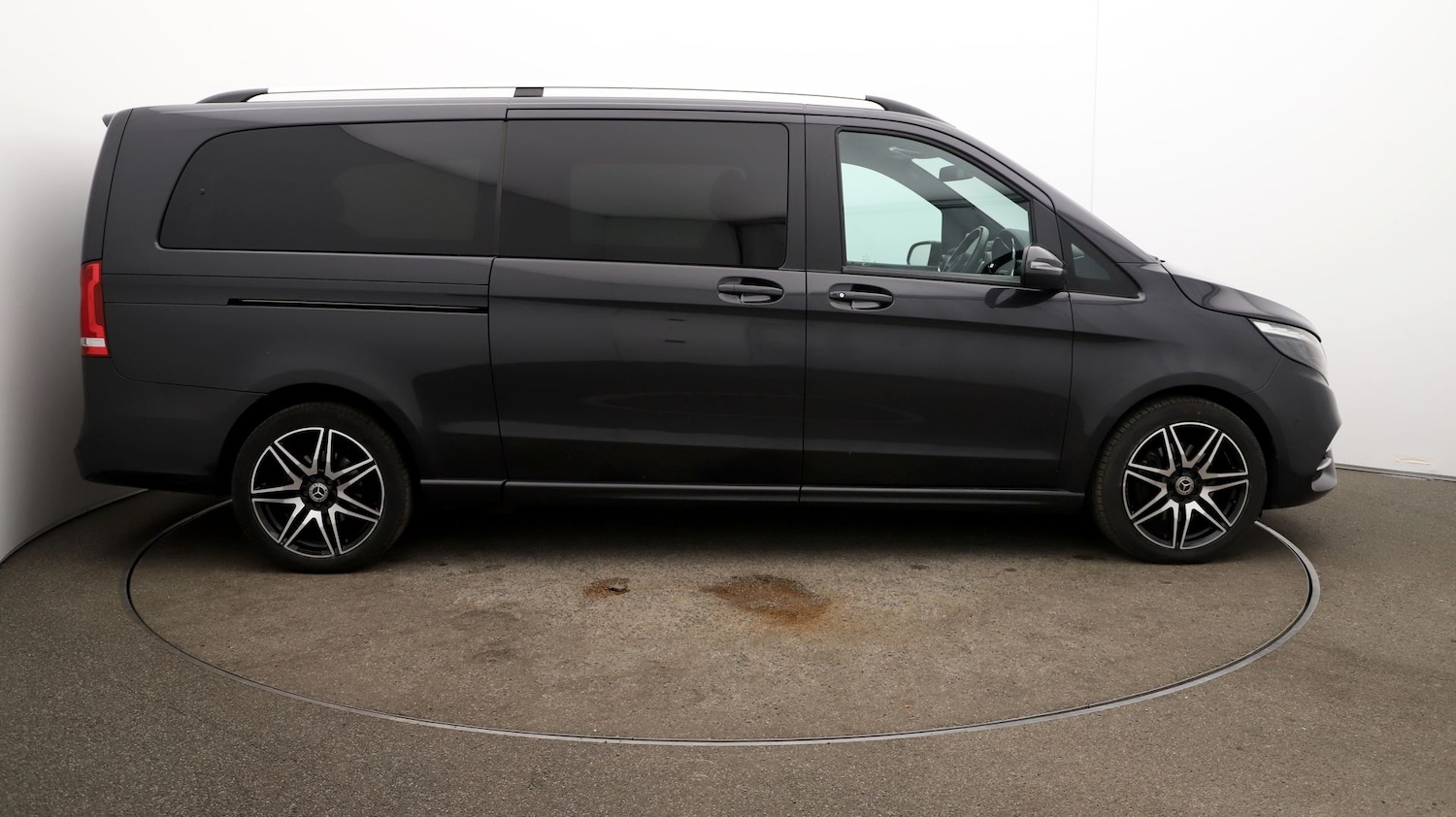 Used Mercedes-Benz V-Class 2023 for sale - 76919888: Photo 43