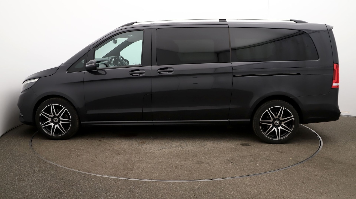 Used Mercedes-Benz V-Class 2023 for sale - 76919888: Photo 57