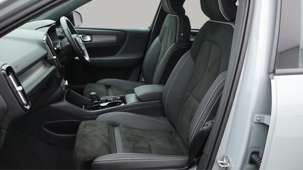 Used Volvo XC40 2024 for sale - 75782129: Photo 15