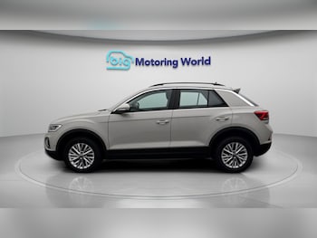 Used Volkswagen T-Roc 2023 for sale - 79423563: Photo
