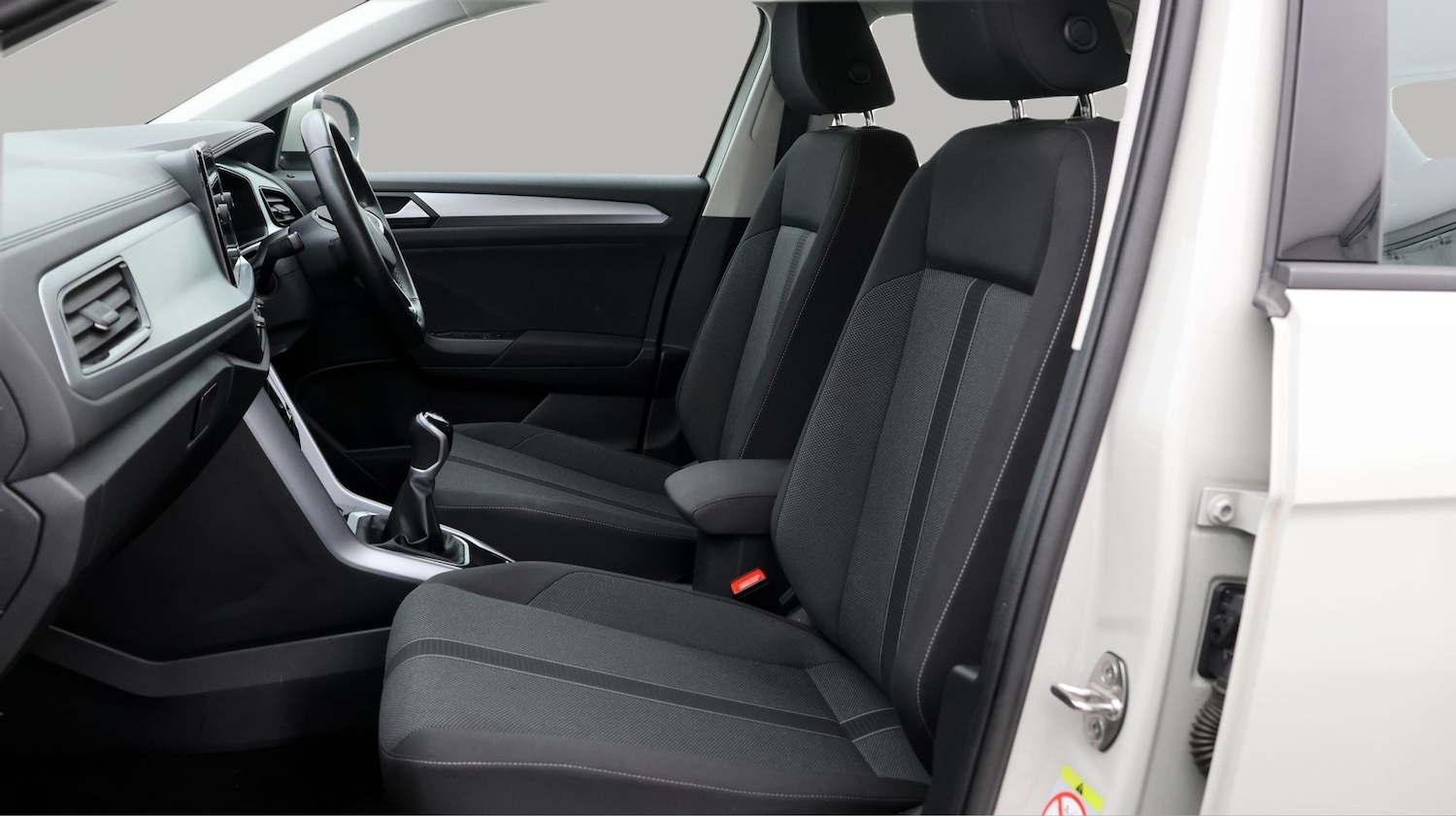 Used Volkswagen T-Roc 2023 for sale - 77460116: Photo 14