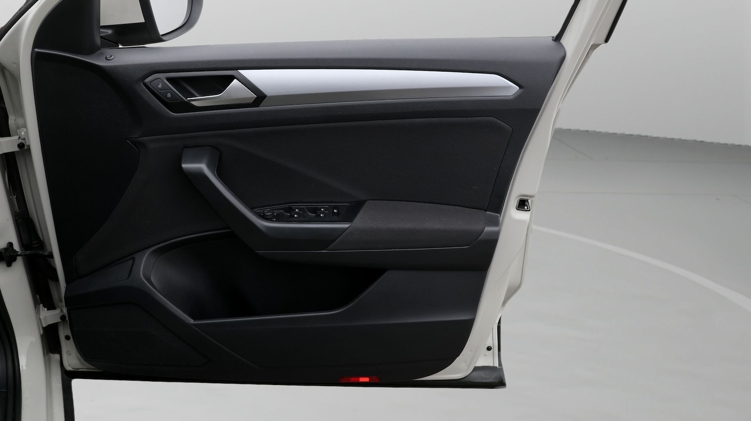 Used Volkswagen T-Roc 2023 for sale - 77460116: Photo 15