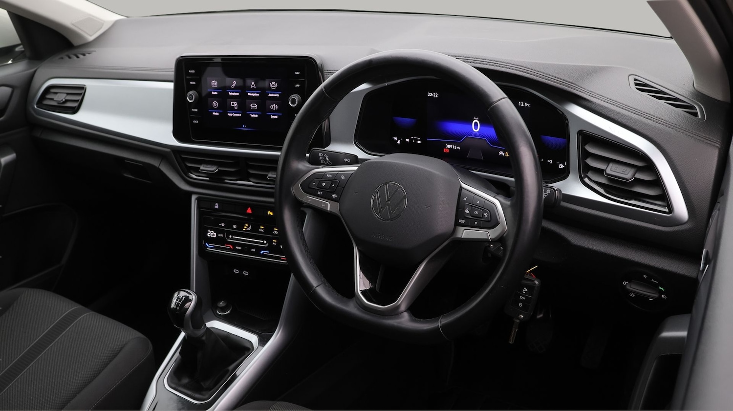 Used Volkswagen T-Roc 2023 for sale - 77460116: Photo 9