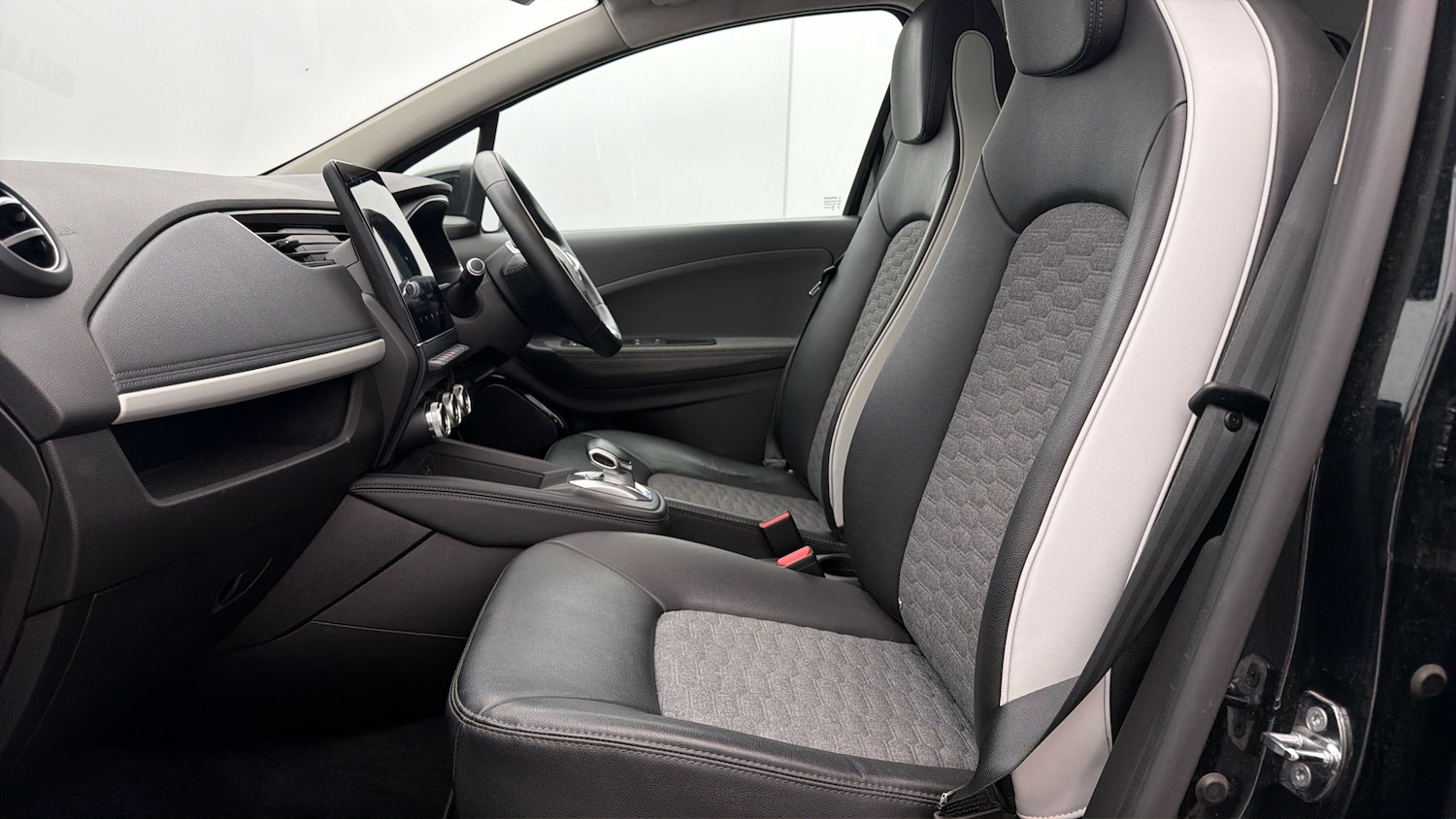 Used Renault Zoe 2022 for sale - 77947208: Photo 13