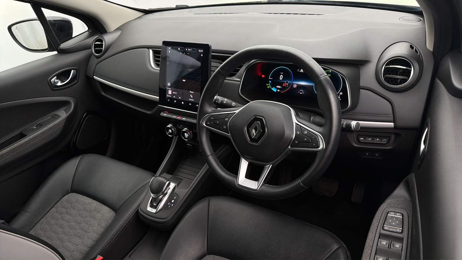 Used Renault Zoe 2022 for sale - 77947208: Photo 9