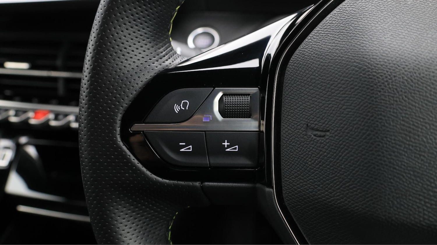 Used Peugeot 2008 2022 for sale - 76499567: Photo 25