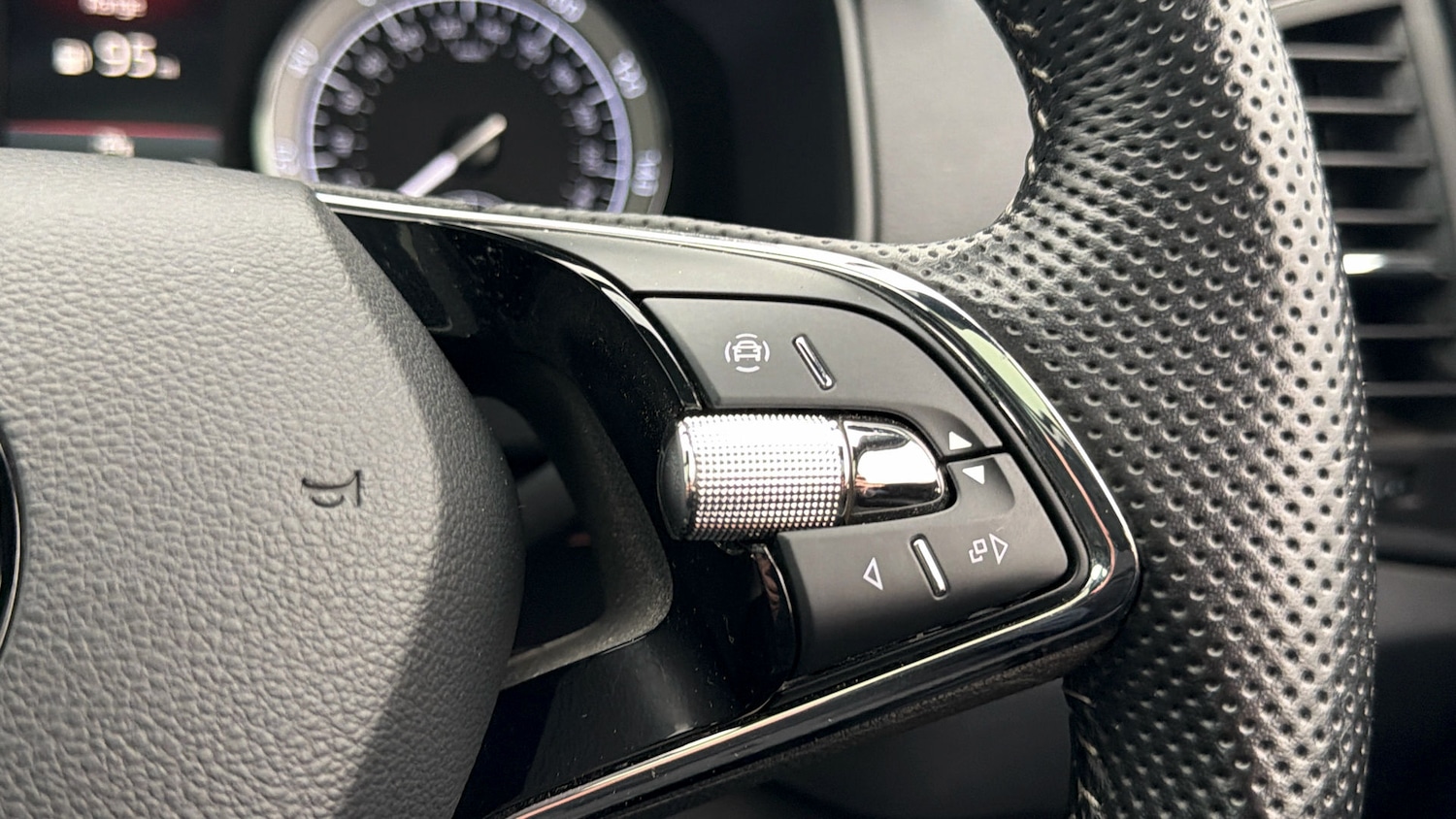 Used Skoda Karoq 2021 for sale - 78155624: Photo 24