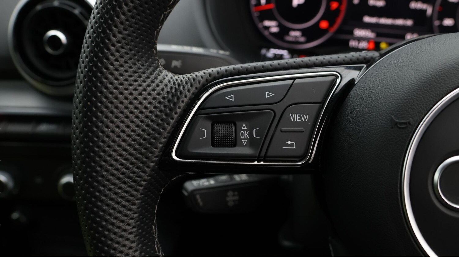 Used Audi Q2 for sale - 77674560: Photo 24