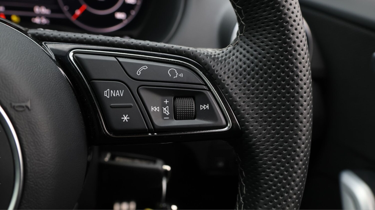 Used Audi Q2 for sale - 77674560: Photo 25