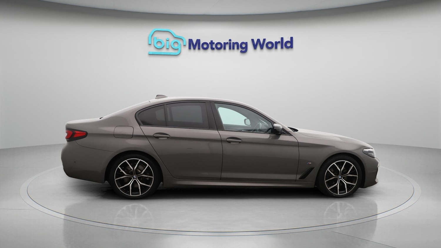 Used BMW 5 Series 2021 for sale - 76561746: Photo 9