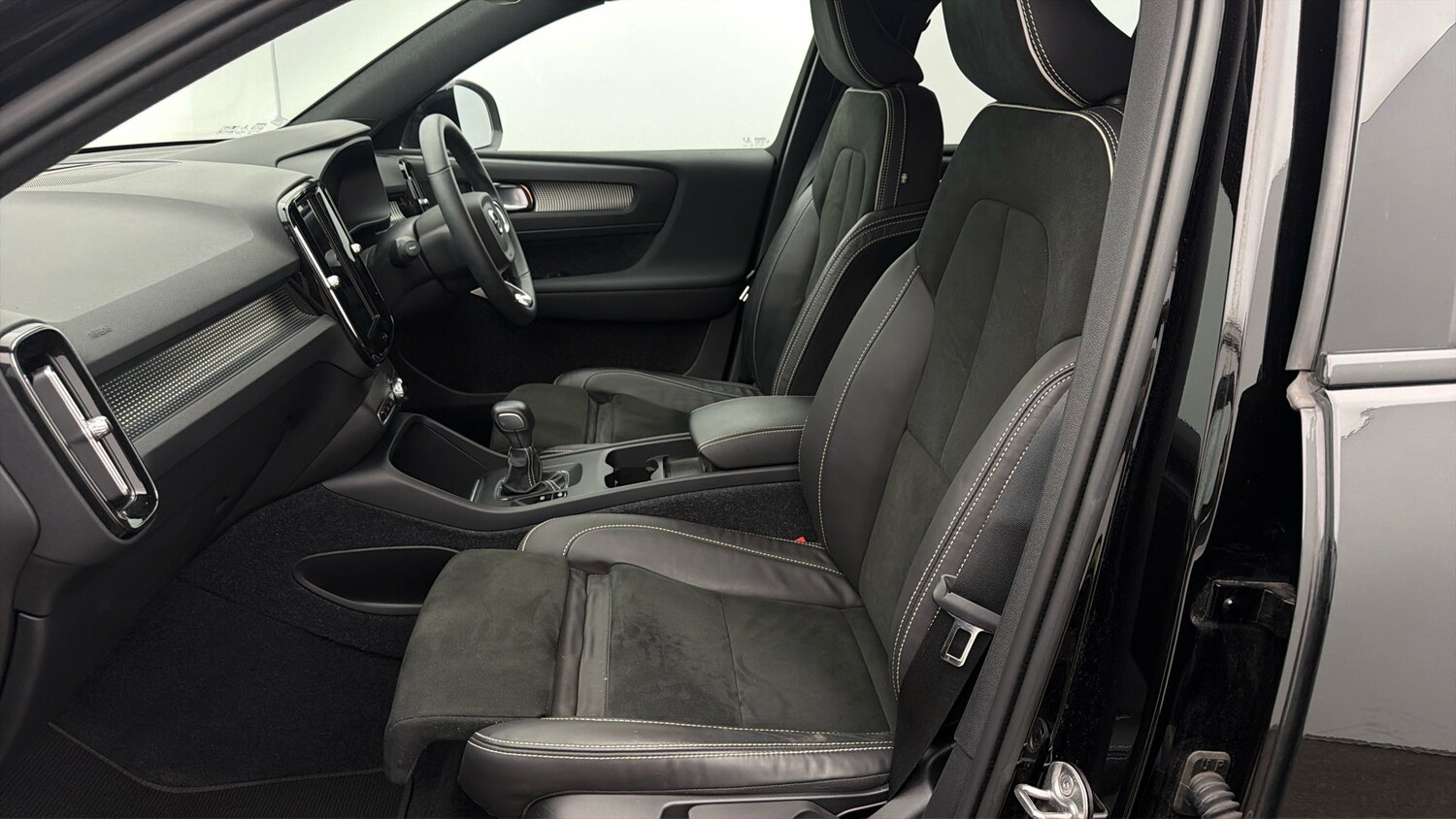 Used Volvo XC40 2022 for sale - 78024620: Photo 13