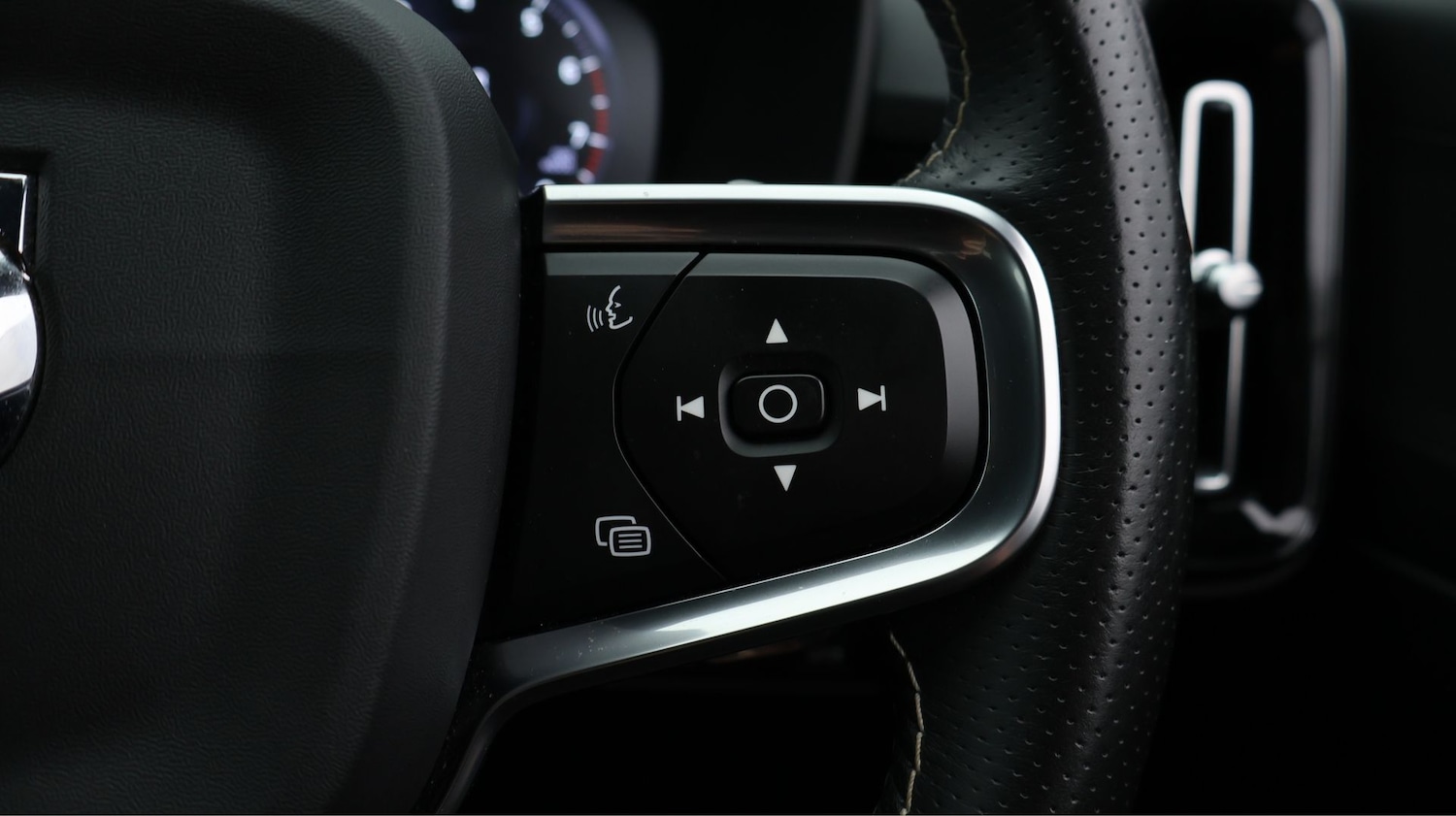 Used Volvo XC40 2020 for sale - 77335965: Photo 24