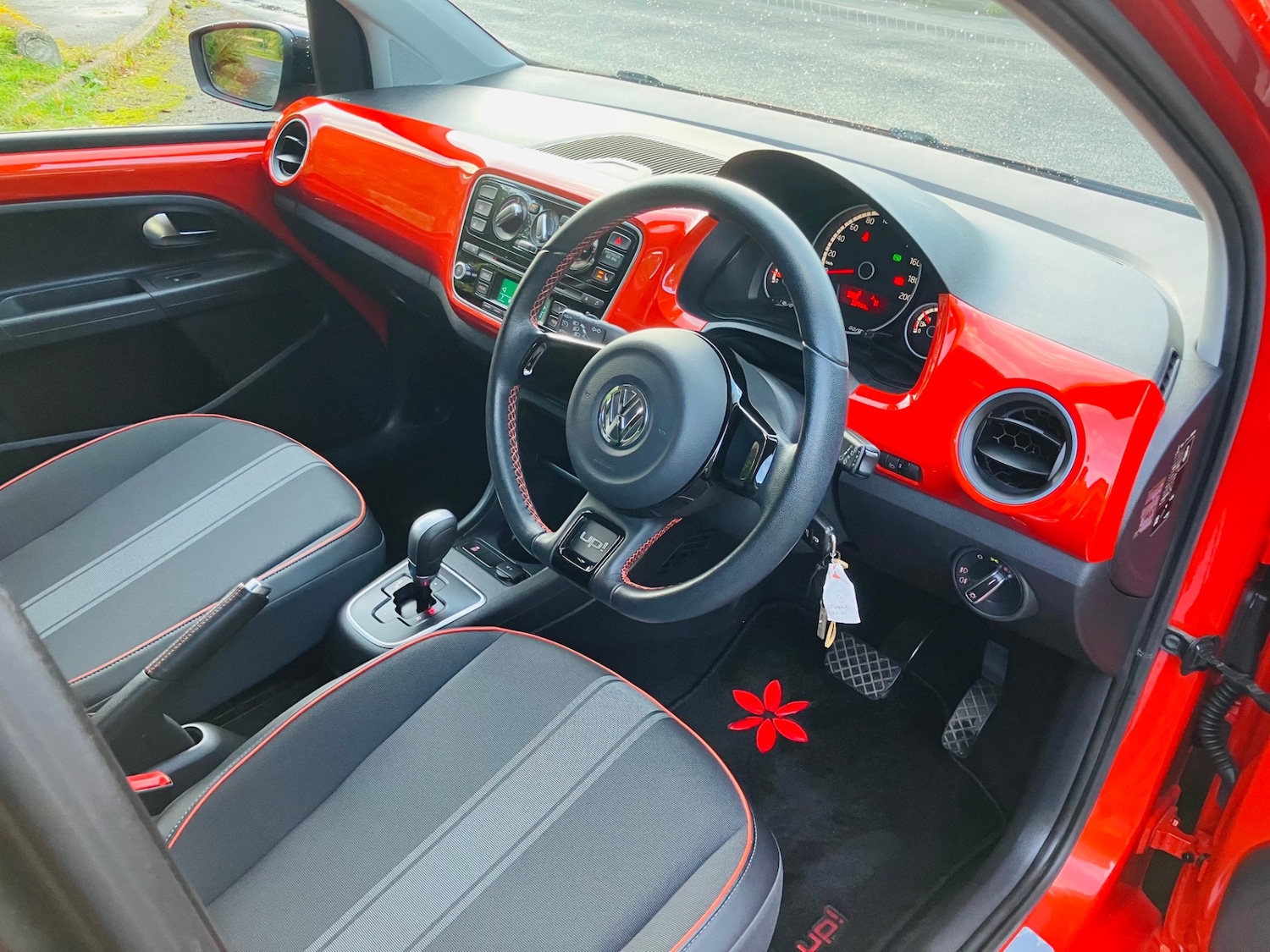 Used Volkswagen up! 2025 for sale - 76718983: Photo 8