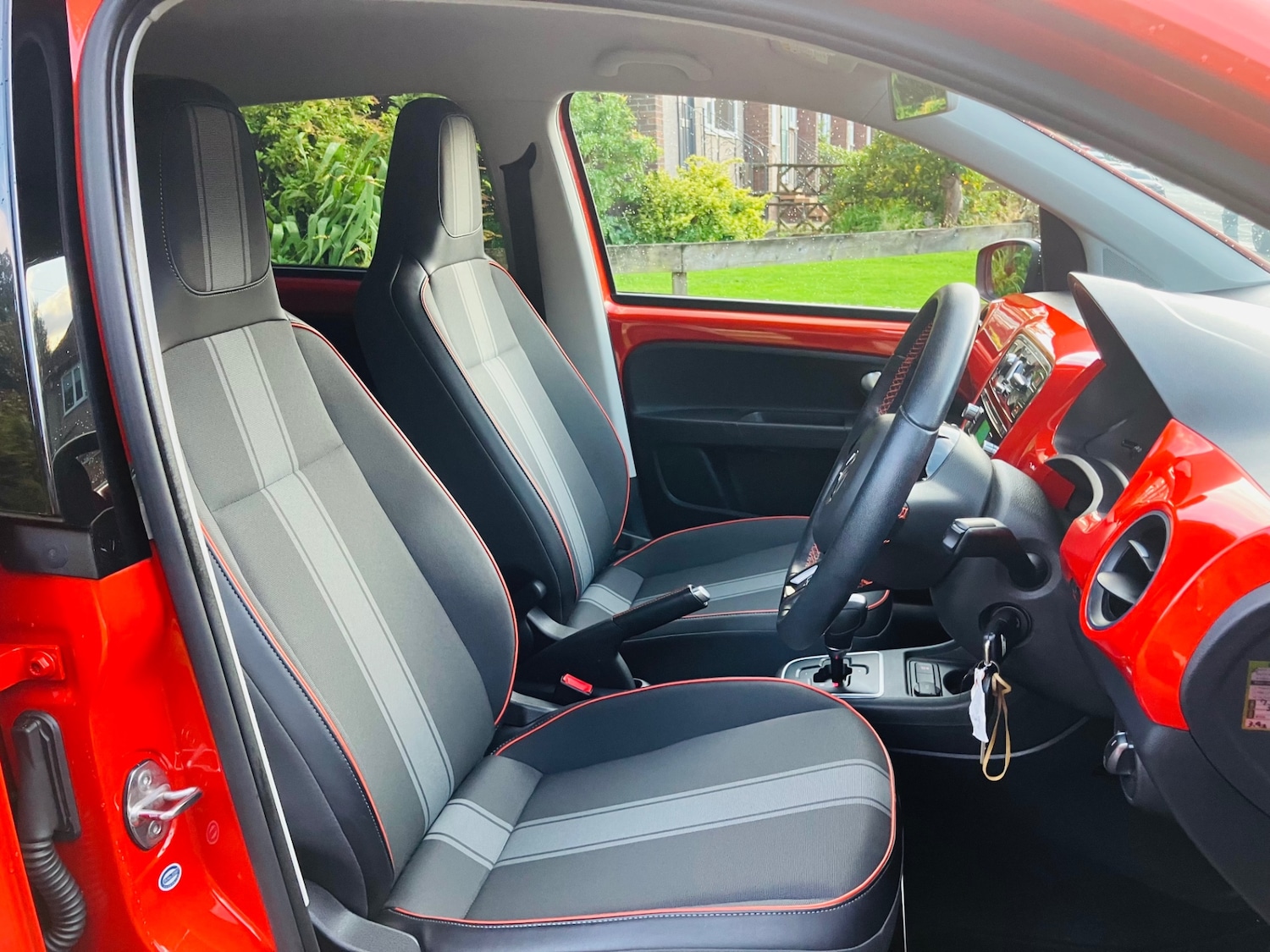 Used Volkswagen up! 2025 for sale - 76718983: Photo 9