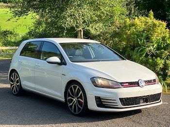 Volkswagen - Golf