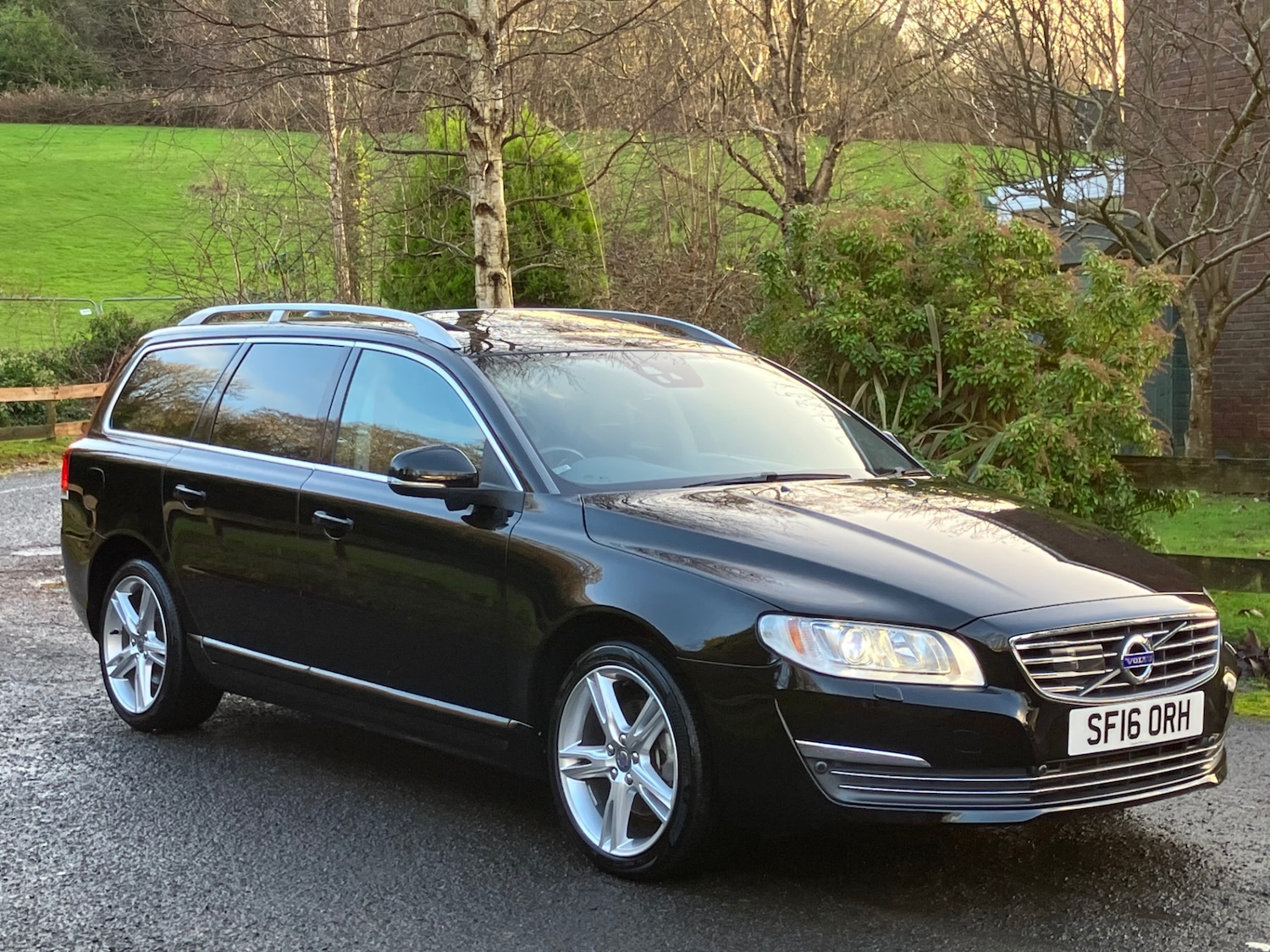 Used Volvo V70 2025 for sale - 76795098: Photo 1