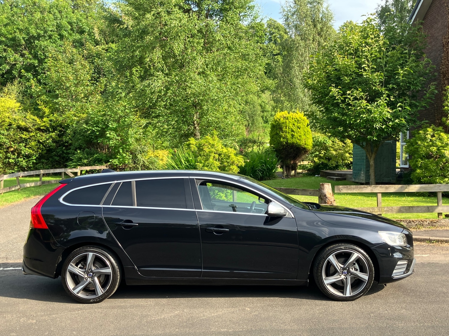 Used Volvo V60 2025 for sale - 76720512: Photo 5