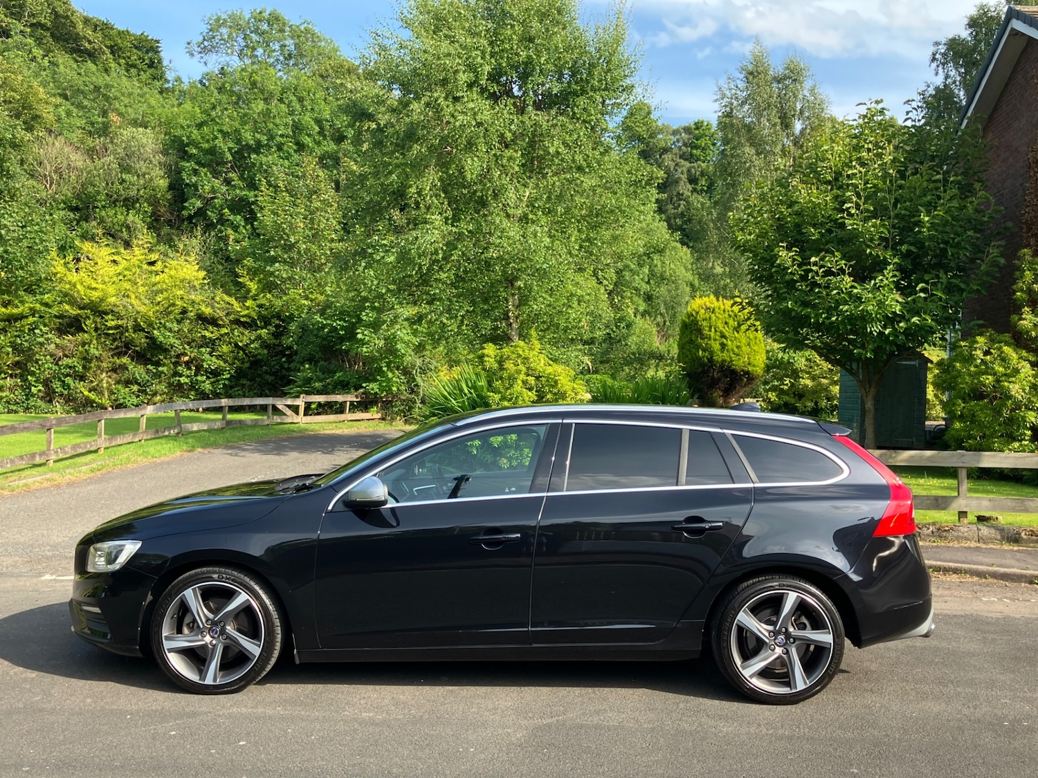 Used Volvo V60 2025 for sale - 76720512: Photo 6