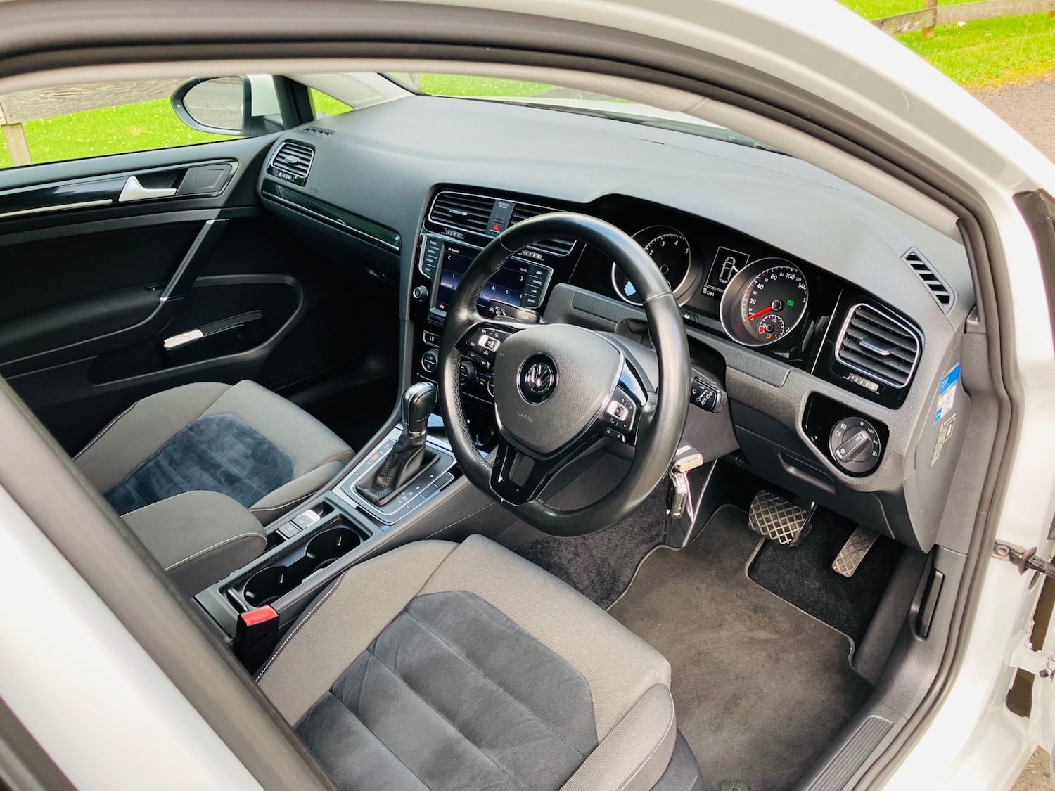 Used Volkswagen Golf 2013 for sale - 76720105: Photo 8