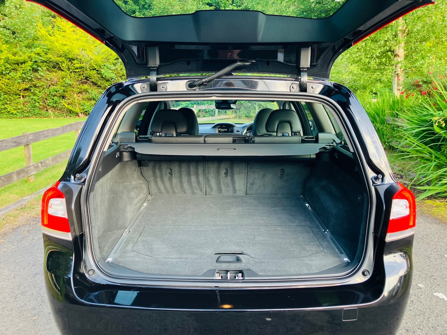 Used Volvo V70 2025 for sale - 77234006: Photo 15