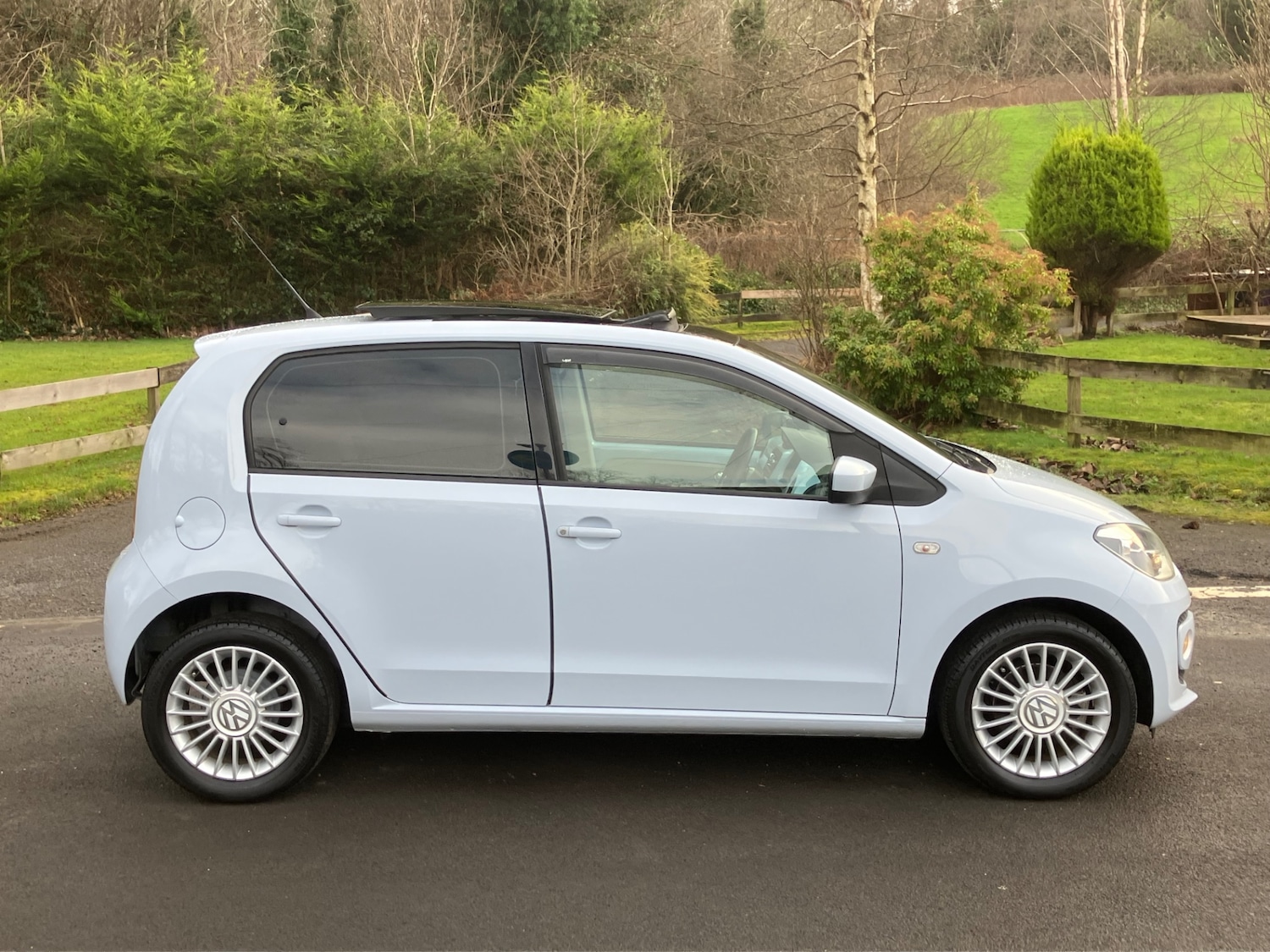 Used Volkswagen up! 2025 for sale - 77234014: Photo 5