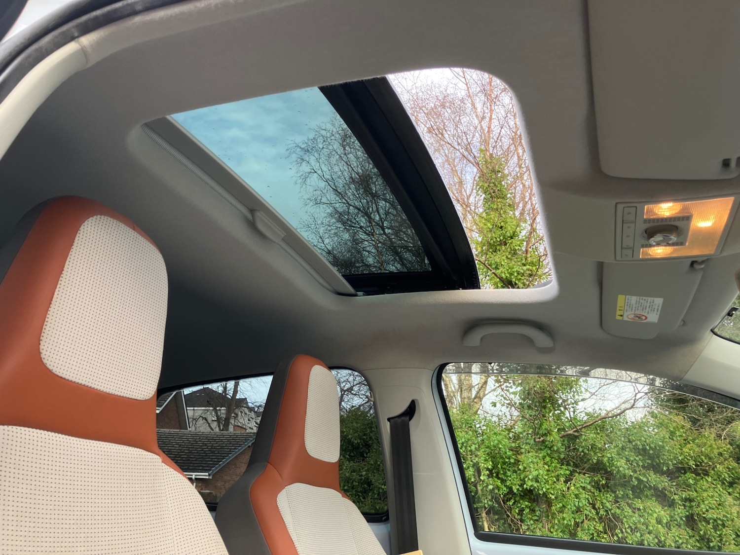 Used Volkswagen up! 2025 for sale - 77234014: Photo 8