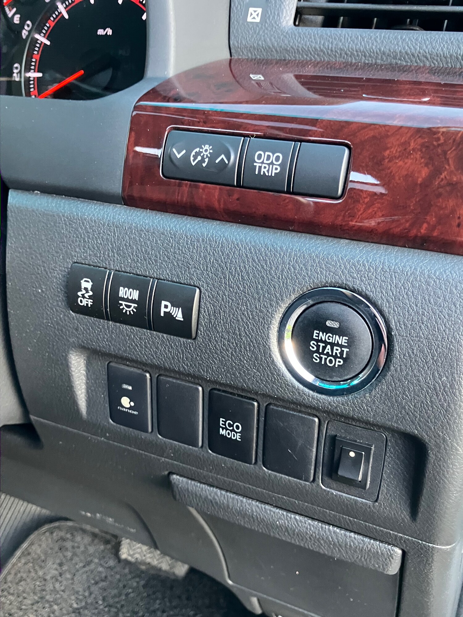 Used Toyota Vellfire 2014 for sale - 76786960: Photo 10