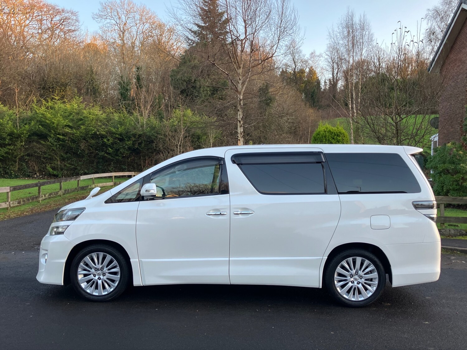 Used Toyota Vellfire 2014 for sale - 76786960: Photo 6