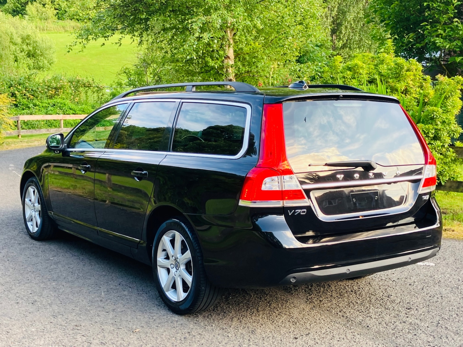 Used Volvo V70 2025 for sale - 76719630: Photo 4