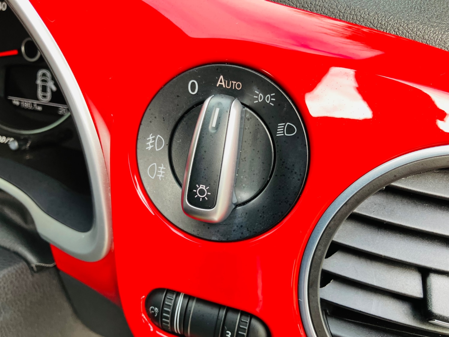 Used Volkswagen Beetle 2025 for sale - 76709659: Photo 12