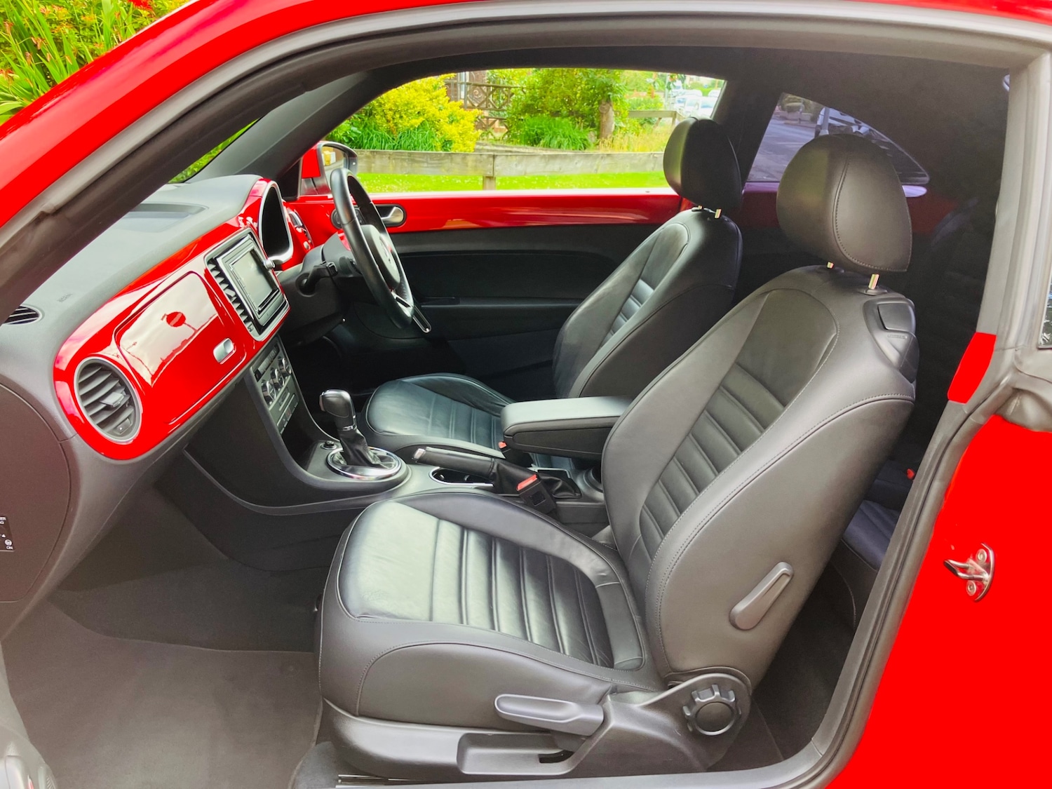 Used Volkswagen Beetle 2025 for sale - 76709659: Photo 7