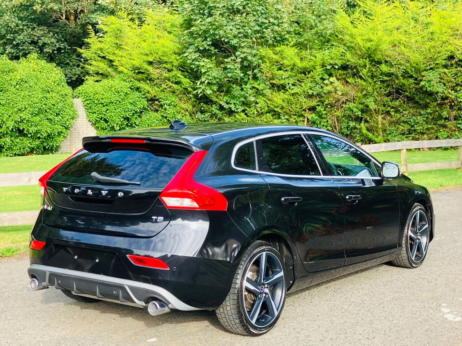 Used Volvo V40 2025 for sale - 76719770: Photo 3